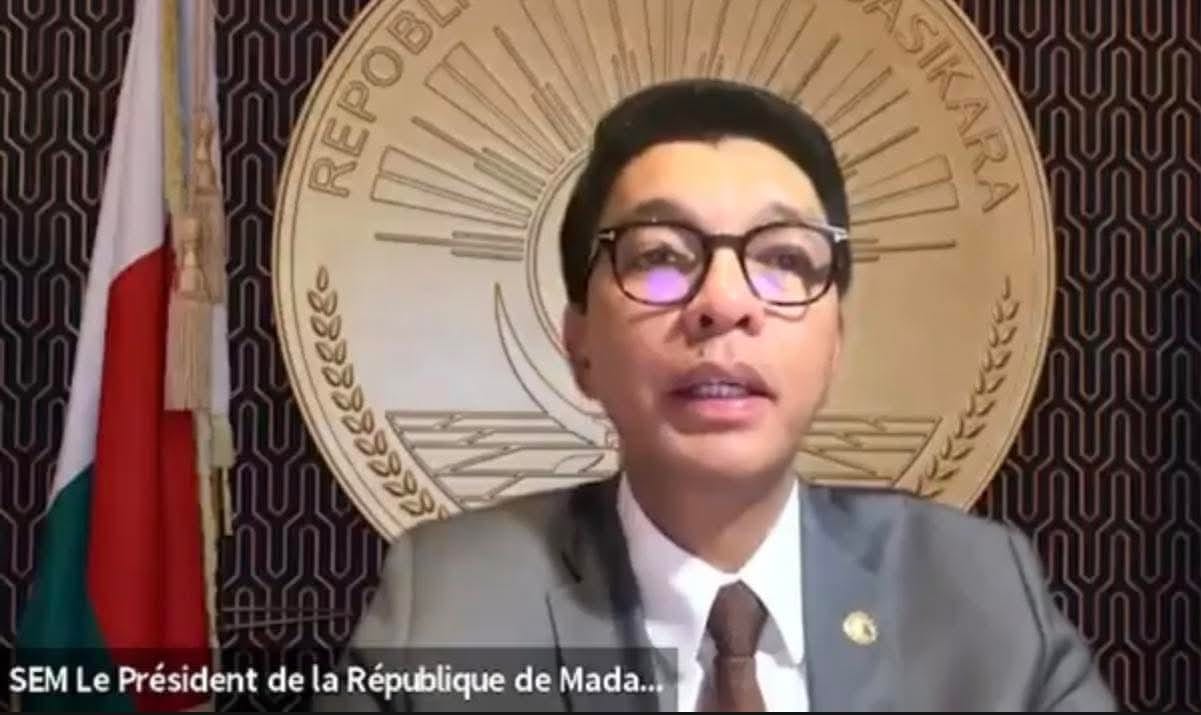 Crise à Madagascar : après son extradition en France, le Président Rajoelina dénonce une « tentative de meurtre » et appelle au respect de la Constitution